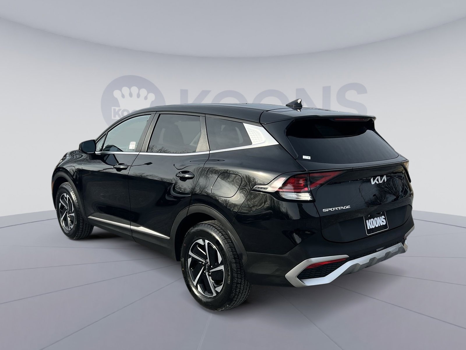 Used 2023 Kia Sportage LX image 4