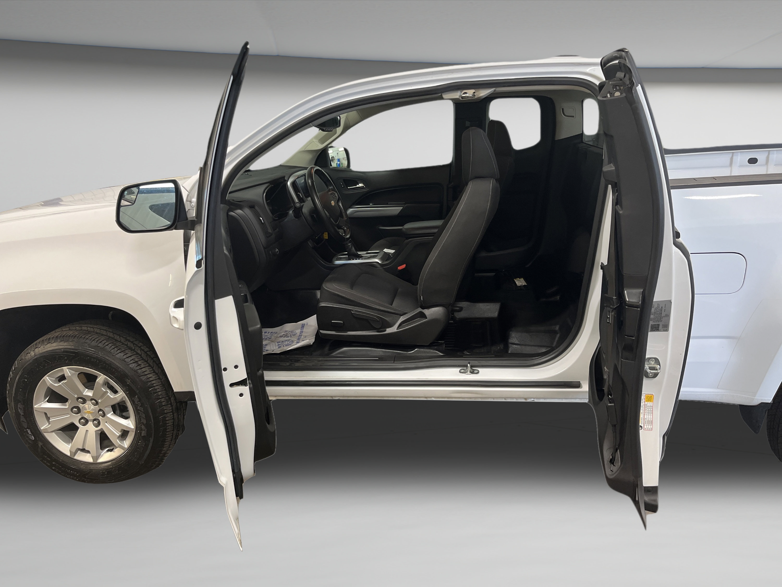 Used 2022 Chevrolet Colorado LT w/ Fleet Safety Package RWD image 9