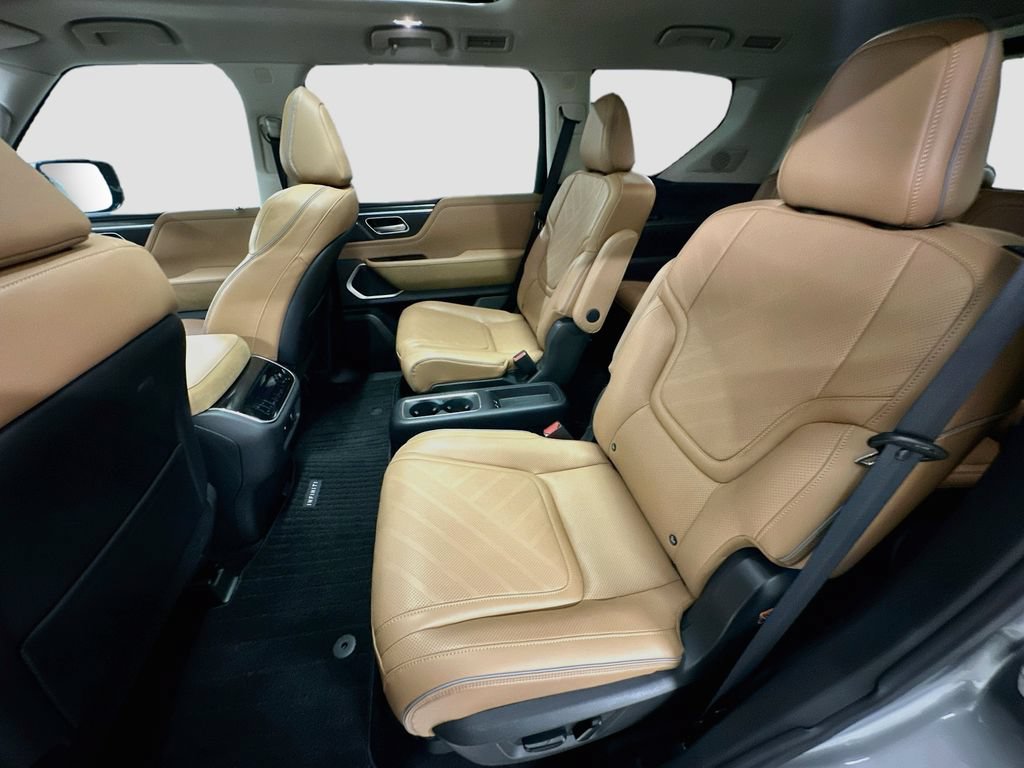 Certified 2026 INFINITI QX80 Luxe w/ Cargo Package AWD/4WD image 25