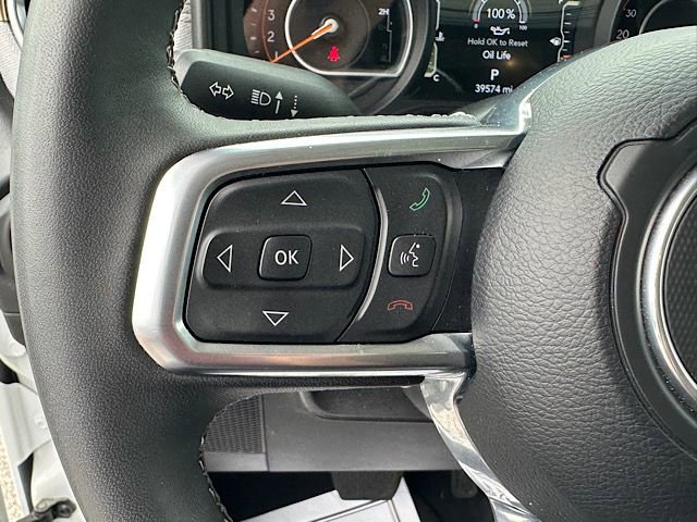 Used 2025 Jeep Wrangler Sahara image 23