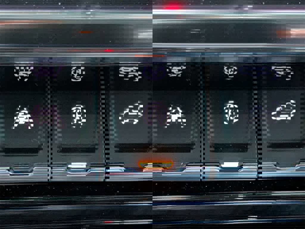 Used 2025 GMC Sierra 1500 Elevation w/ Preferred Package image 26