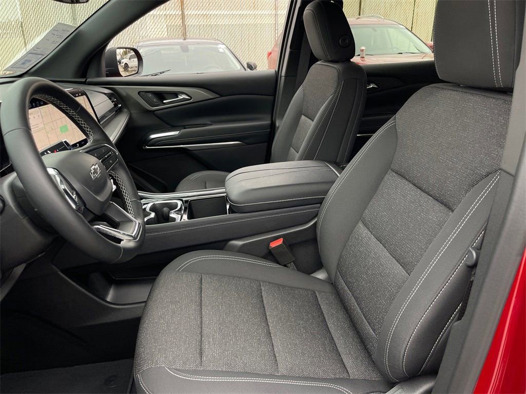 New 2025 Chevrolet Traverse LT w/ Midnight/Sport Edition image 12