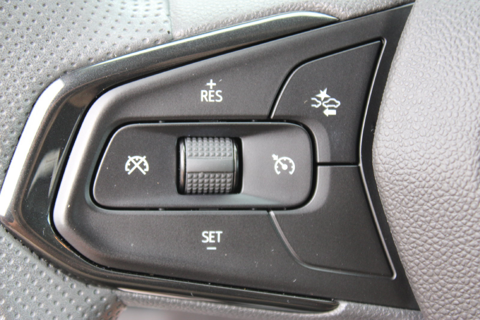 Used 2026 Chevrolet TrailBlazer LT AWD/4WD image 18