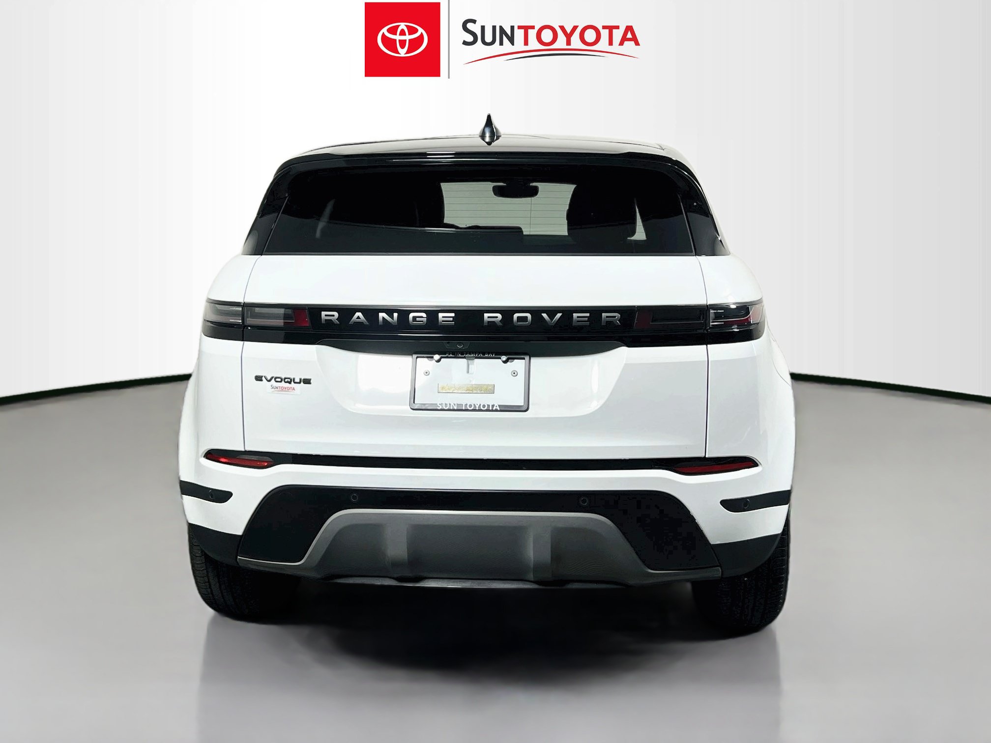 Used 2025 Land Rover Range Rover Evoque S AWD/4WD image 5