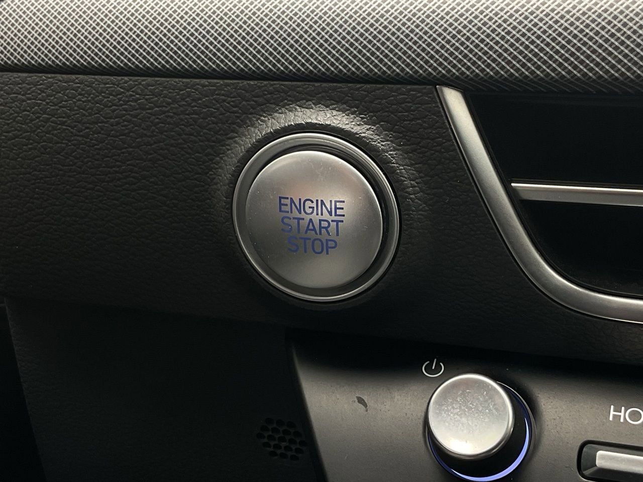 Used 2025 Hyundai Sonata SEL FWD image 31
