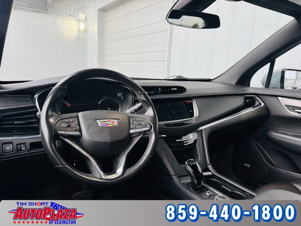 Used 2023 Cadillac XT6 Luxury image 16