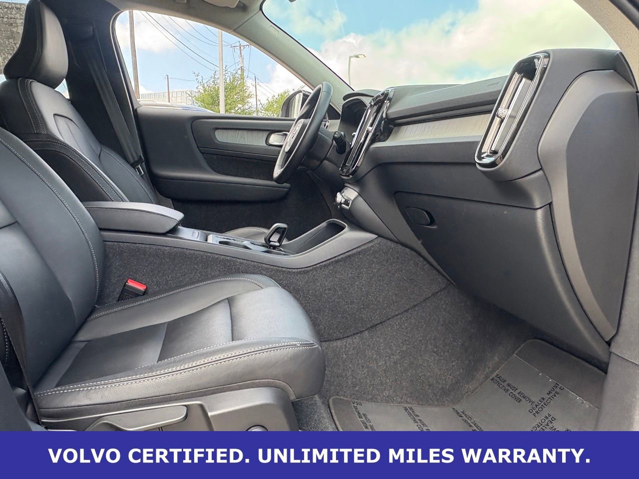 Certified 2025 Volvo XC40 B5 Core image 35