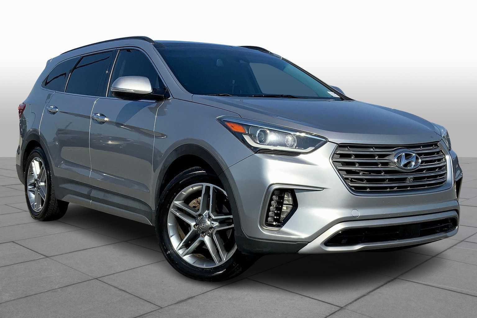 Used 2017 Hyundai Santa Fe Limited AWD/4WD image 3