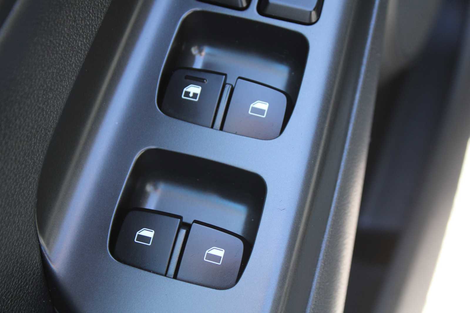 Used 2022 Hyundai Kona SEL image 19