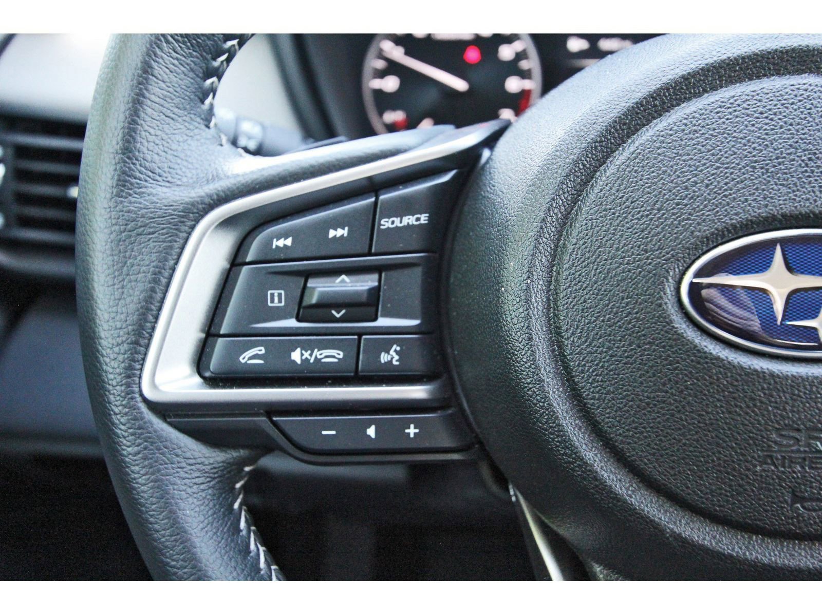 Certified 2025 Subaru Outback Premium image 15