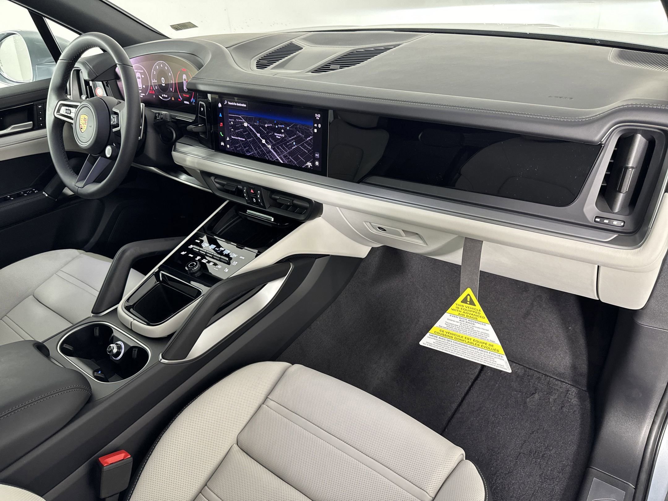 Certified 2025 Porsche Cayenne image 30