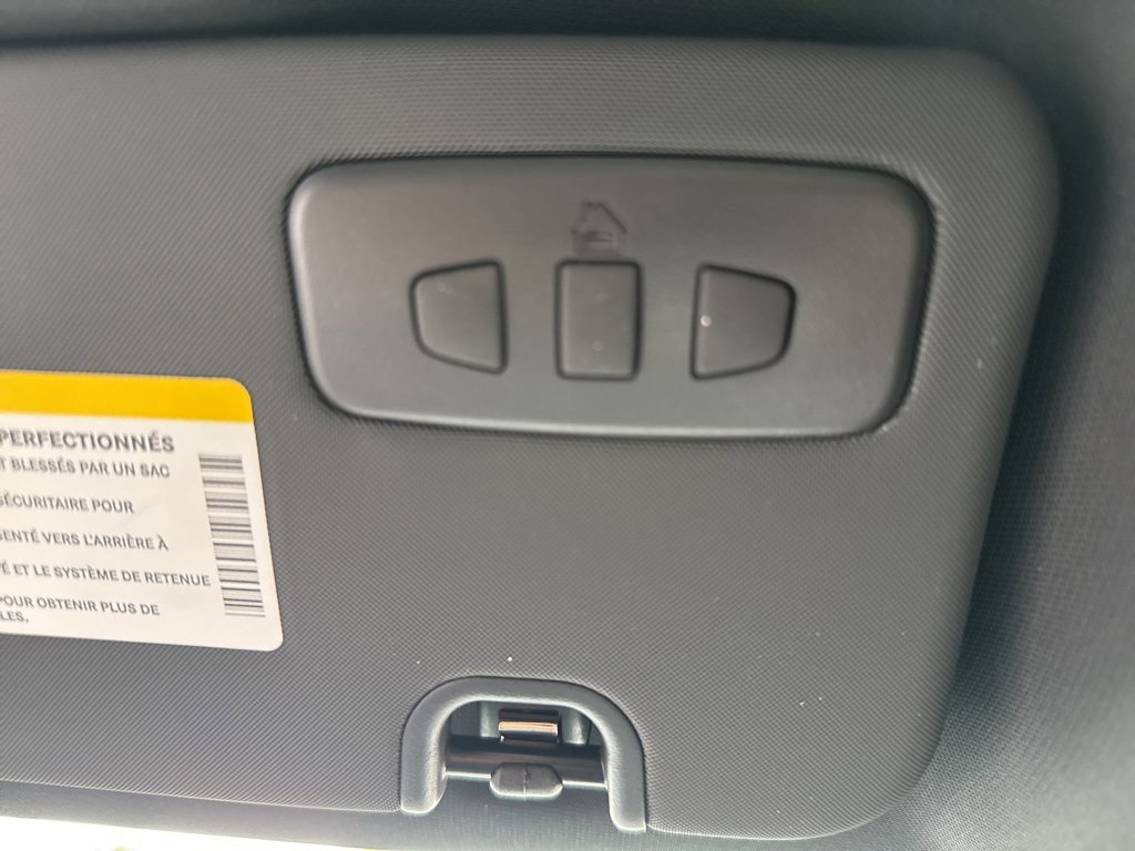 New 2025 Alfa Romeo Giulia AWD w/ Driving Assist Package image 15