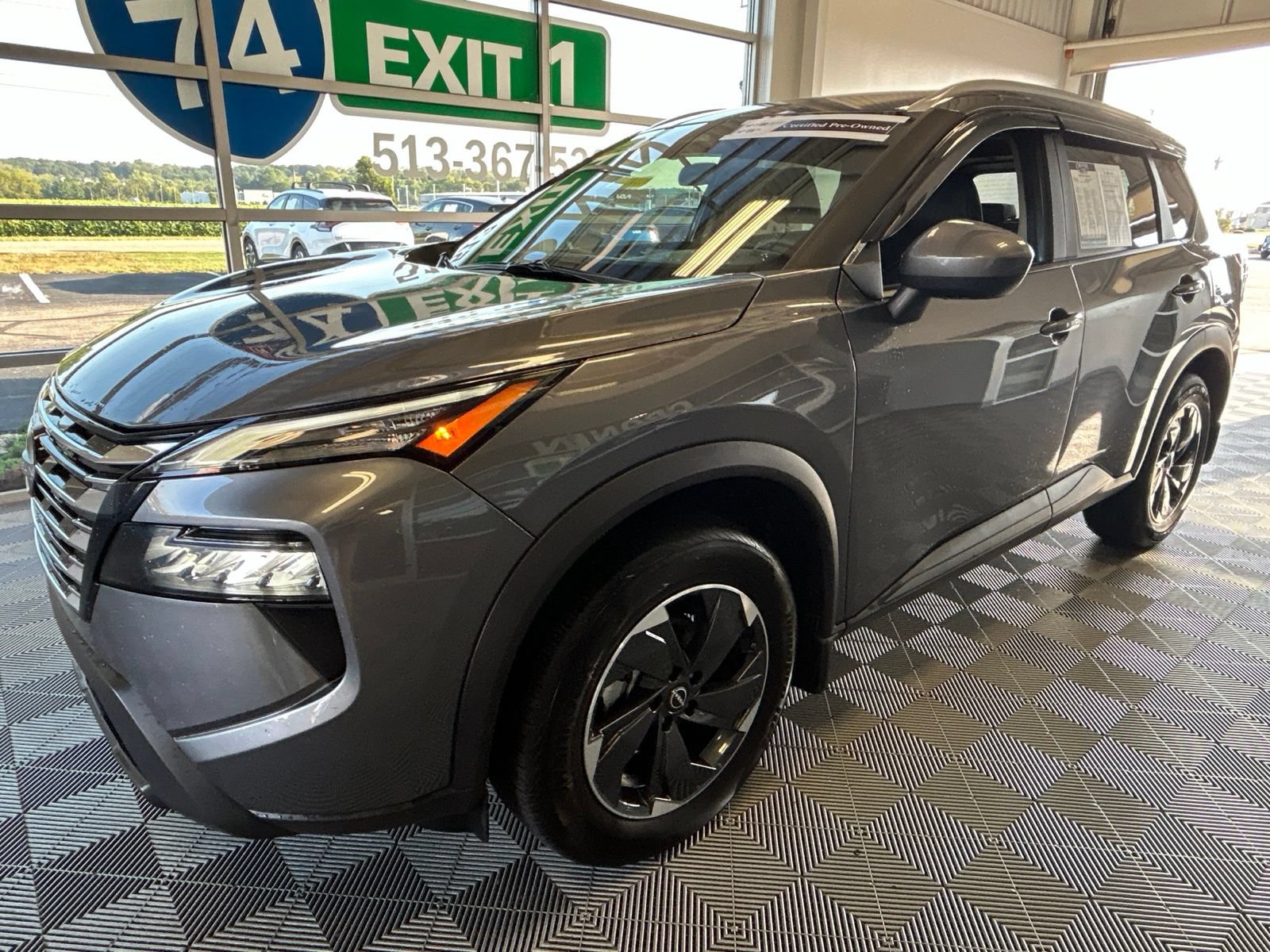 Used 2025 Nissan Rogue SV w/ SV Premium Package AWD/4WD image 3