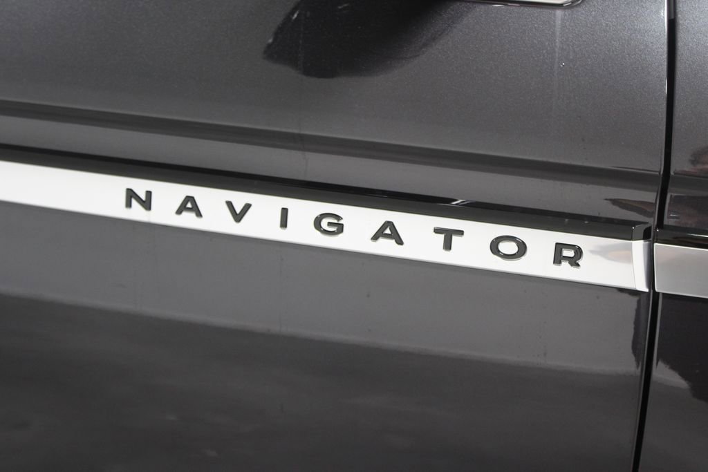 New 2025 Lincoln Navigator L Reserve image 11