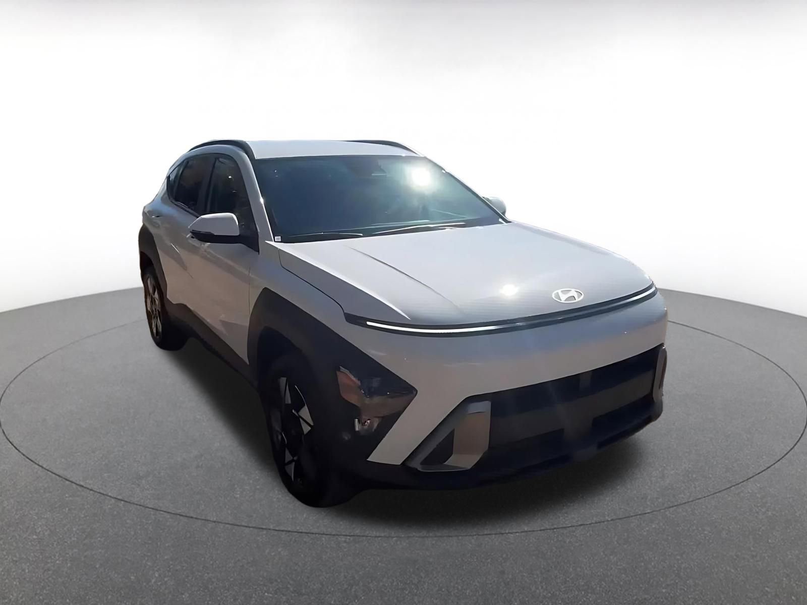 Used 2025 Hyundai Kona SEL image 3