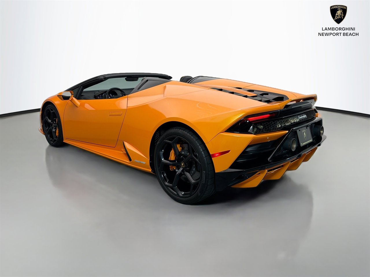 Used 2023 Lamborghini Huracan EVO AWD/4WD image 5