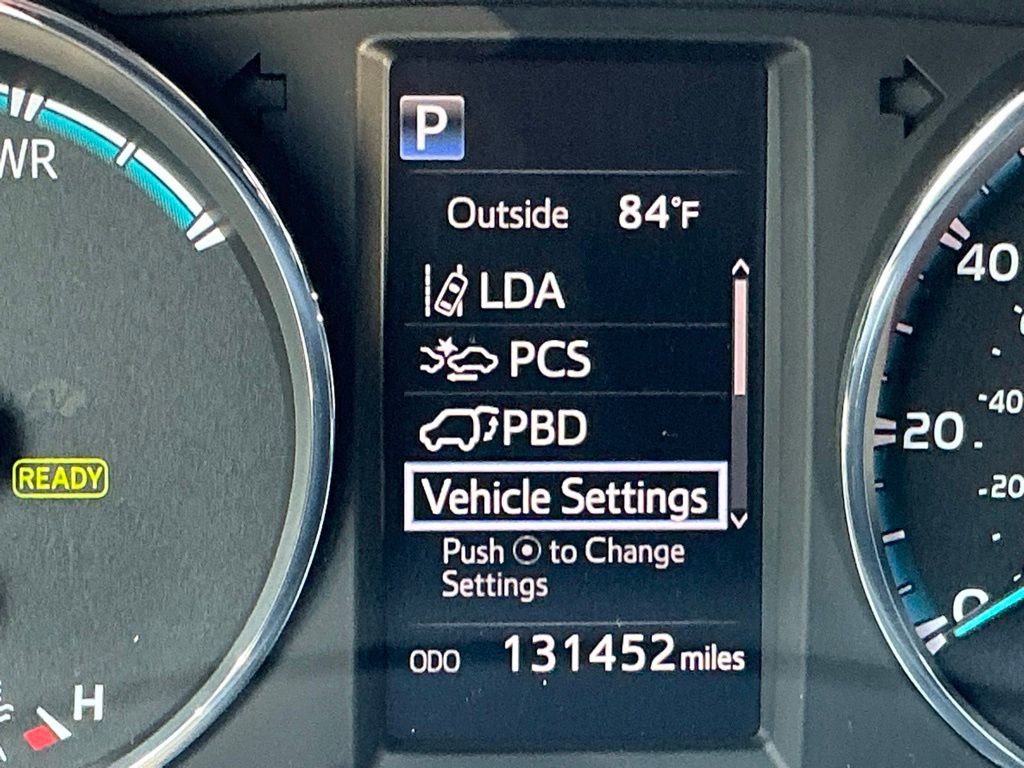 Used 2018 Toyota RAV4 XLE AWD/4WD image 13