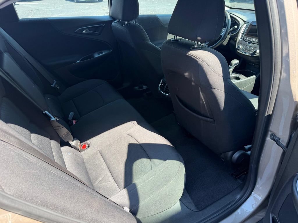 Used 2024 Chevrolet Malibu LT FWD image 28