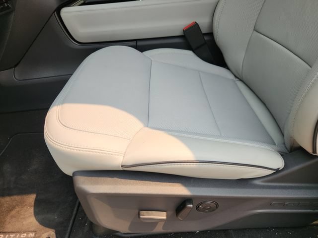 New 2027 Ford Expedition Platinum w/ Platinum Ultimate Package AWD/4WD image 17