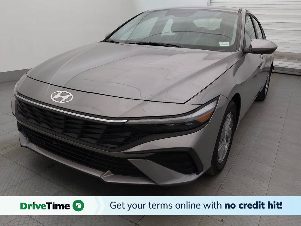 Used 2025 Hyundai Elantra SE FWD image 1
