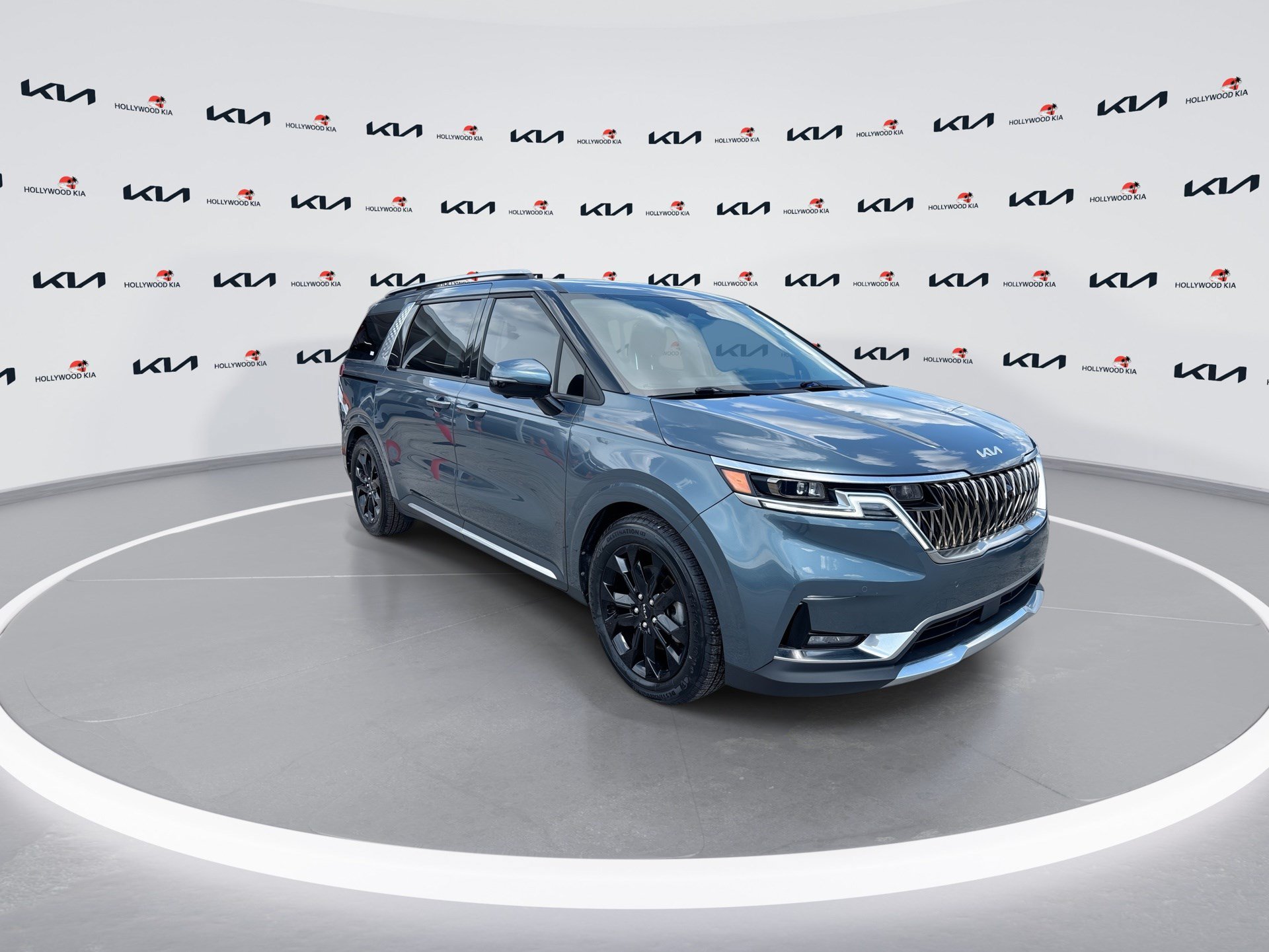 Used 2022 Kia Carnival SX Prestige FWD image 2