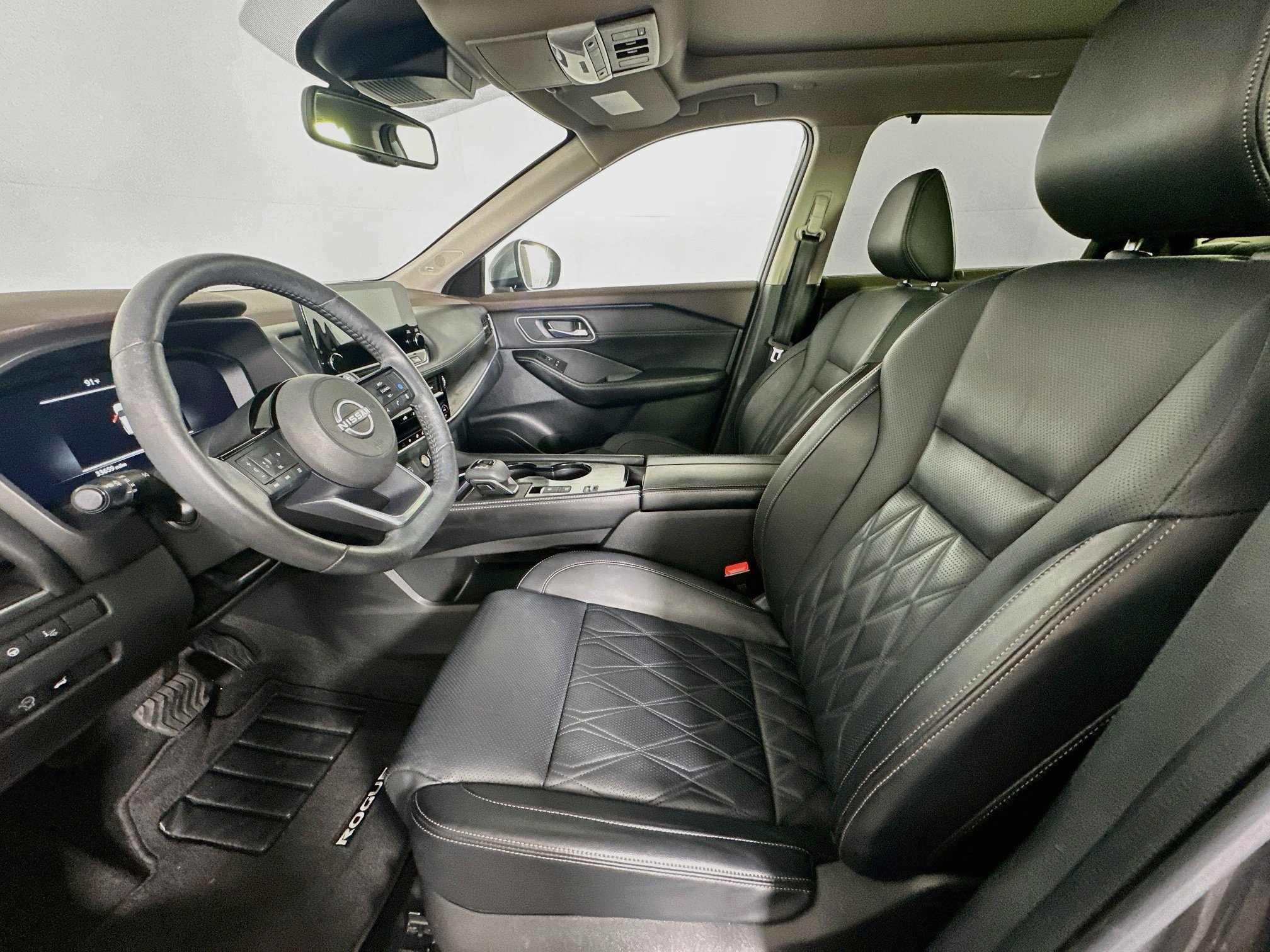 Used 2023 Nissan Rogue Platinum w/ Platinum Premium Package FWD image 13