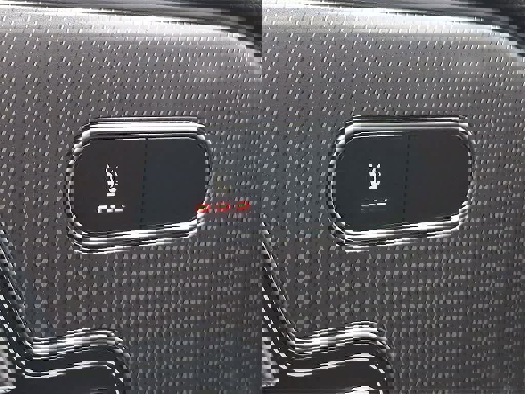 Used 2021 Mercedes-Benz GLB 250 4MATIC image 19