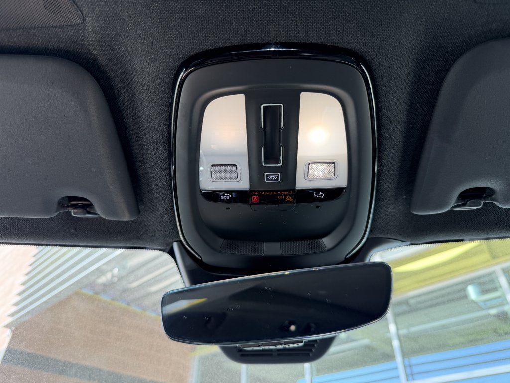 Used 2023 Volvo XC40 Recharge Ultimate AWD/4WD image 27