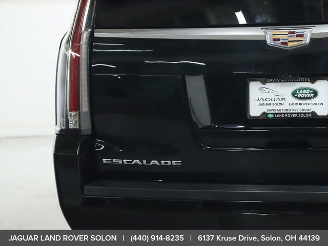 Used 2018 Cadillac Escalade Premium Luxury image 44