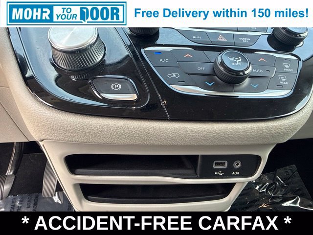 Used 2019 Chrysler Pacifica Limited FWD image 24