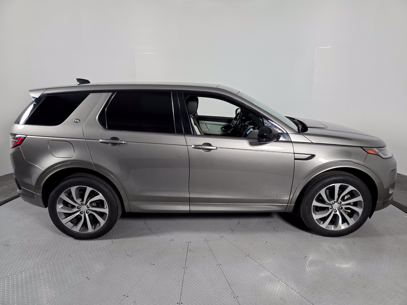 Used 2022 Land Rover Discovery Sport SE R-Dynamic AWD/4WD image 6