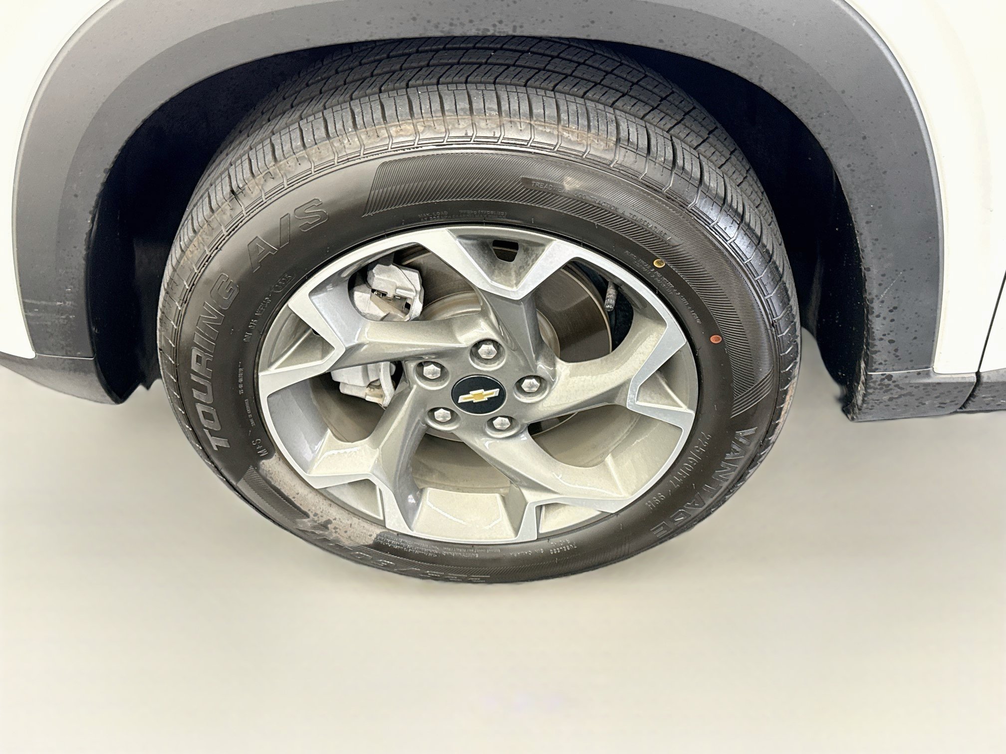Used 2025 Chevrolet Trax LT FWD image 11