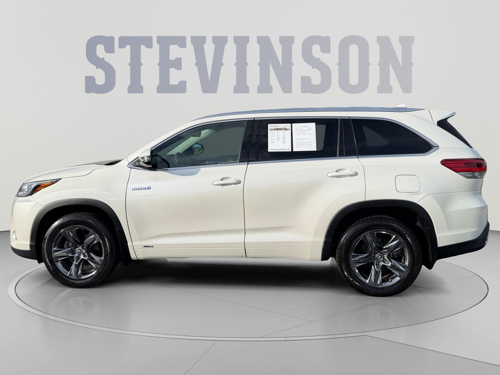 Used 2017 Toyota Highlander Limited Platinum AWD/4WD image 2