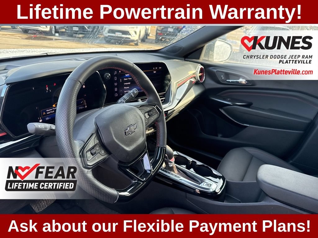 Used 2024 Chevrolet Trax RS w/ Sunroof Package FWD image 23