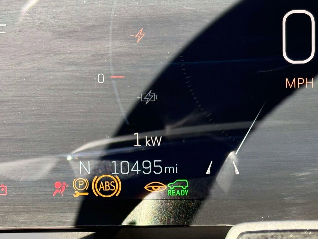 Used 2025 Cadillac Optiq Luxury 2 w/ LPO, Floor Liner Package AWD/4WD image 5