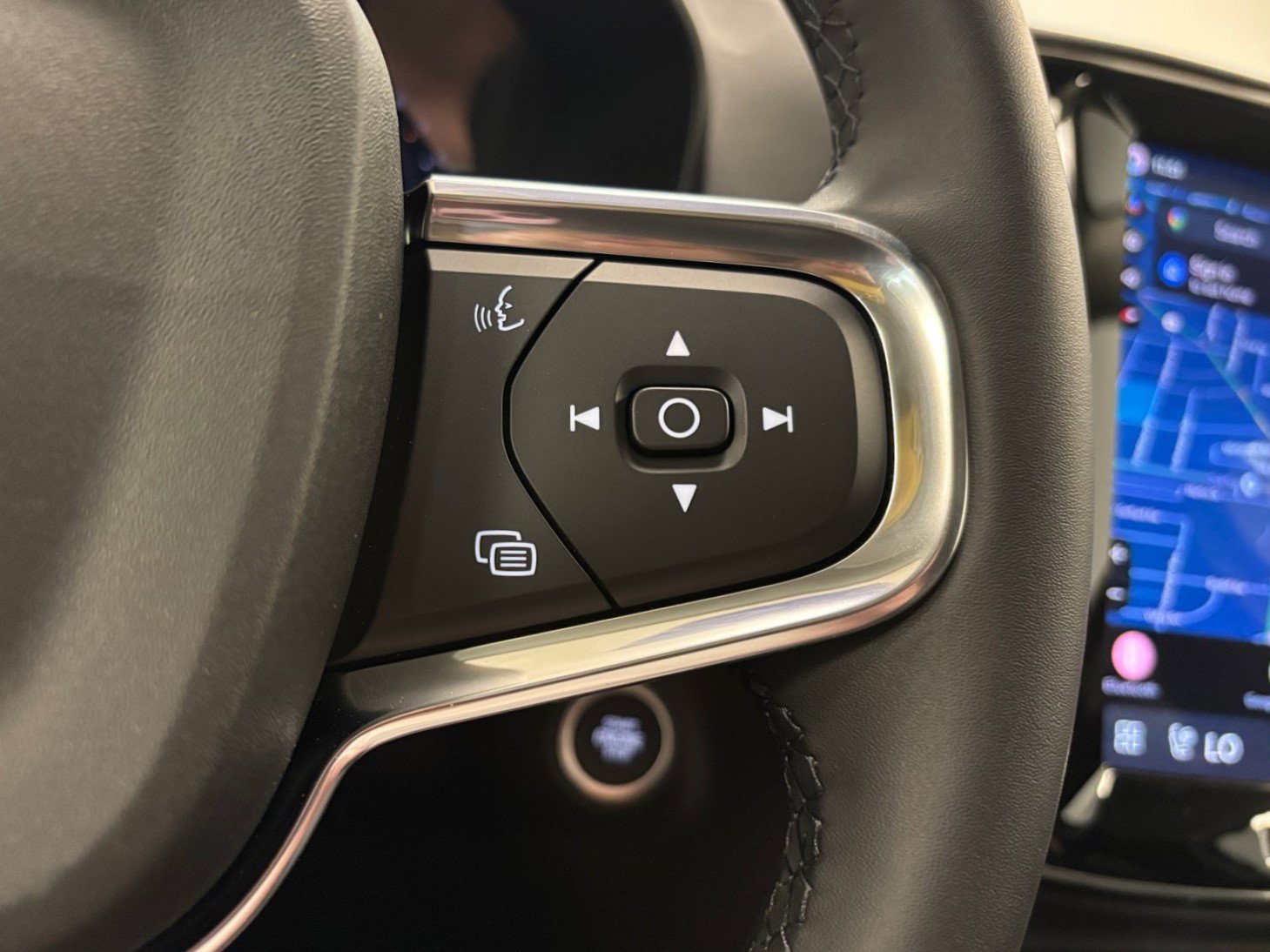 New 2026 Volvo XC40 B5 Core w/ Protection Package Premier AWD/4WD image 37