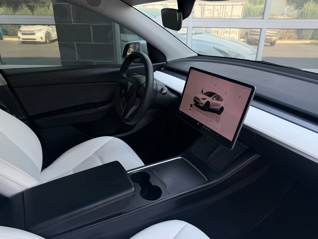 Used 2022 Tesla Model Y Long Range AWD/4WD image 42