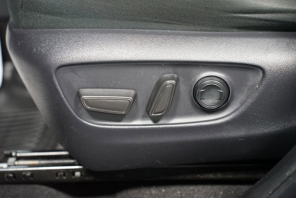 Used 2020 Toyota RAV4 XLE image 32