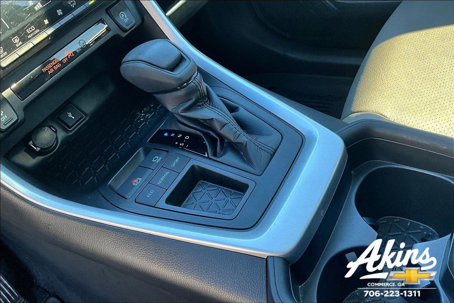 Used 2021 Toyota RAV4 XLE image 14