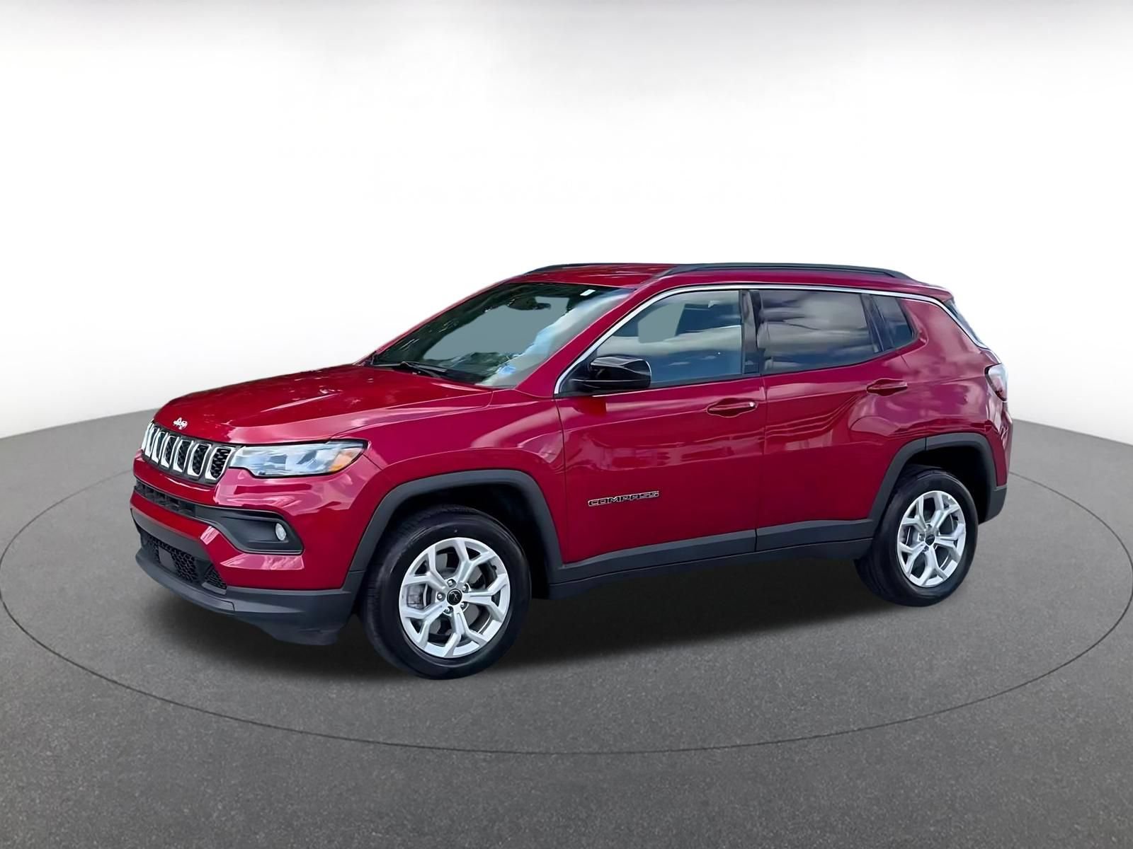 Used 2025 Jeep Compass Latitude AWD/4WD image 7