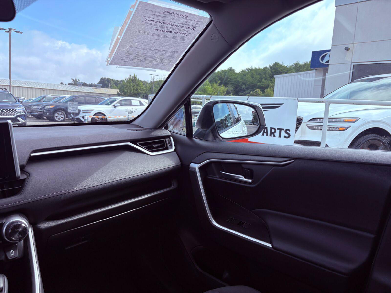 Used 2024 Toyota RAV4 XLE FWD image 25
