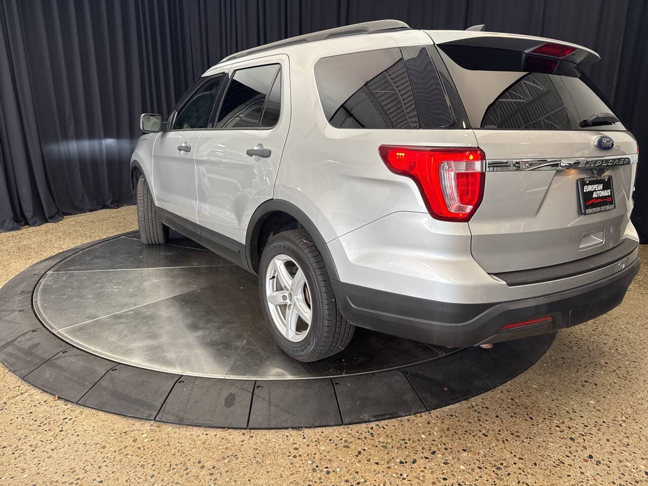 Used 2018 Ford Explorer 4WD image 4