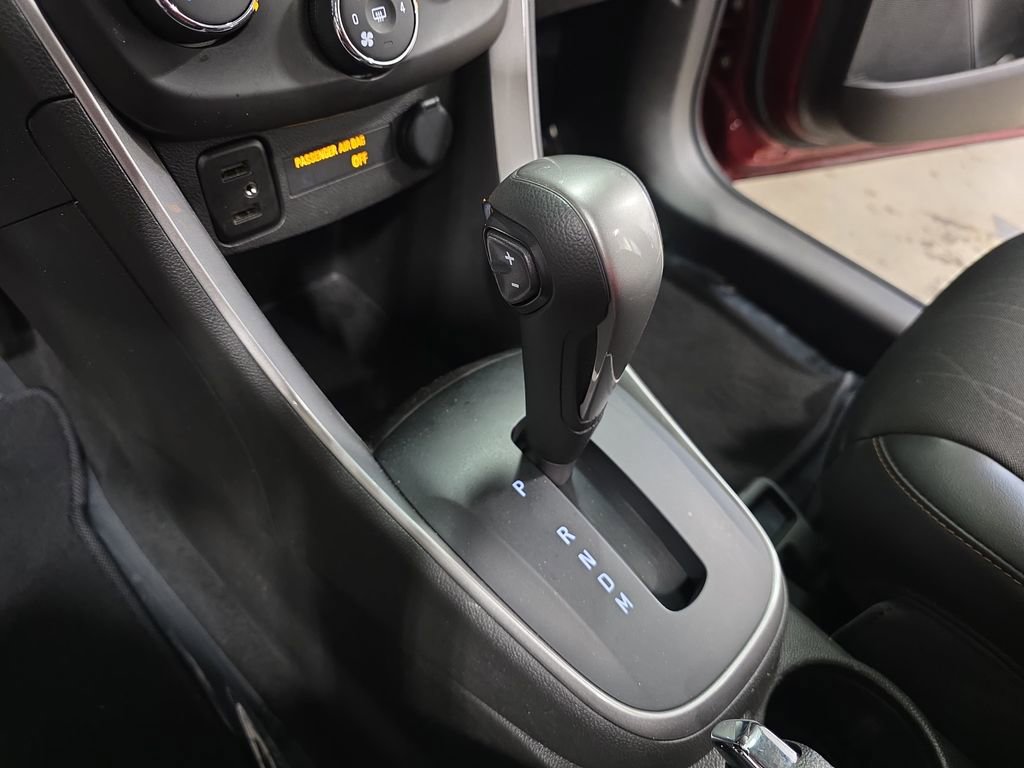 Certified 2022 Chevrolet Trax LT w/ LT Convenience Package image 24