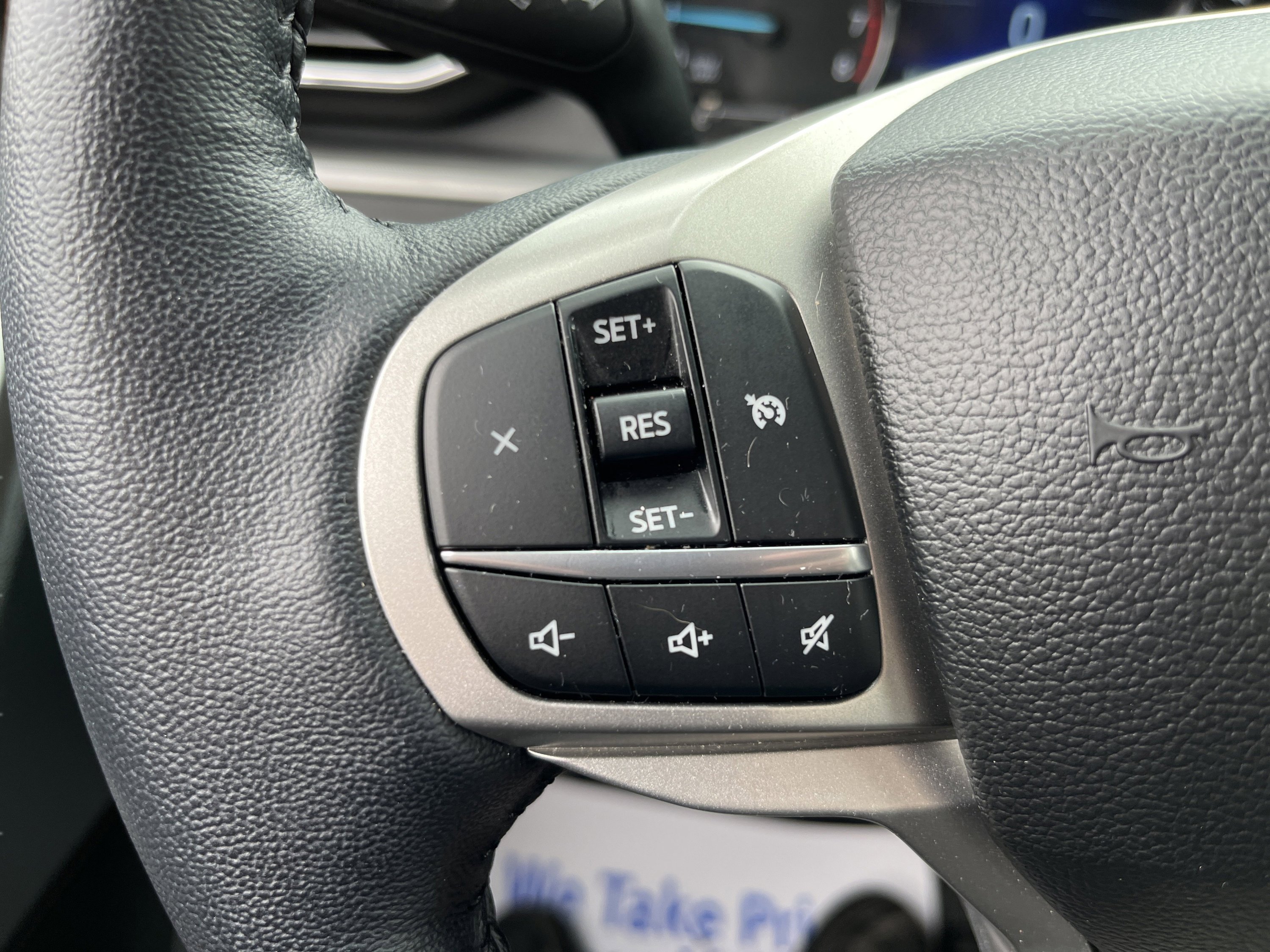 Used 2023 Ford Explorer XLT w/ Equipment Group 202A AWD/4WD image 20