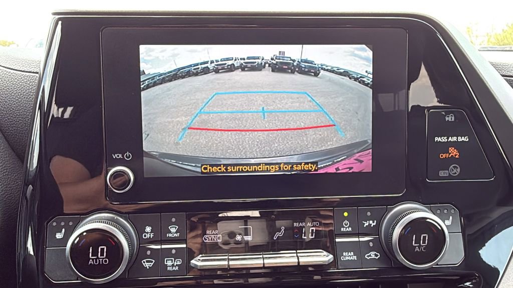 Used 2023 Toyota Highlander XLE image 33