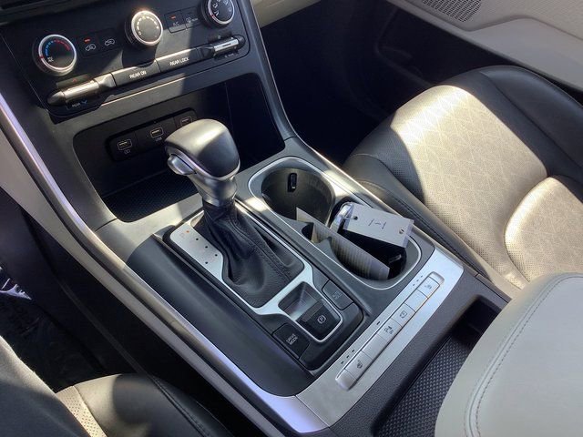 Used 2022 Kia Carnival LX image 18