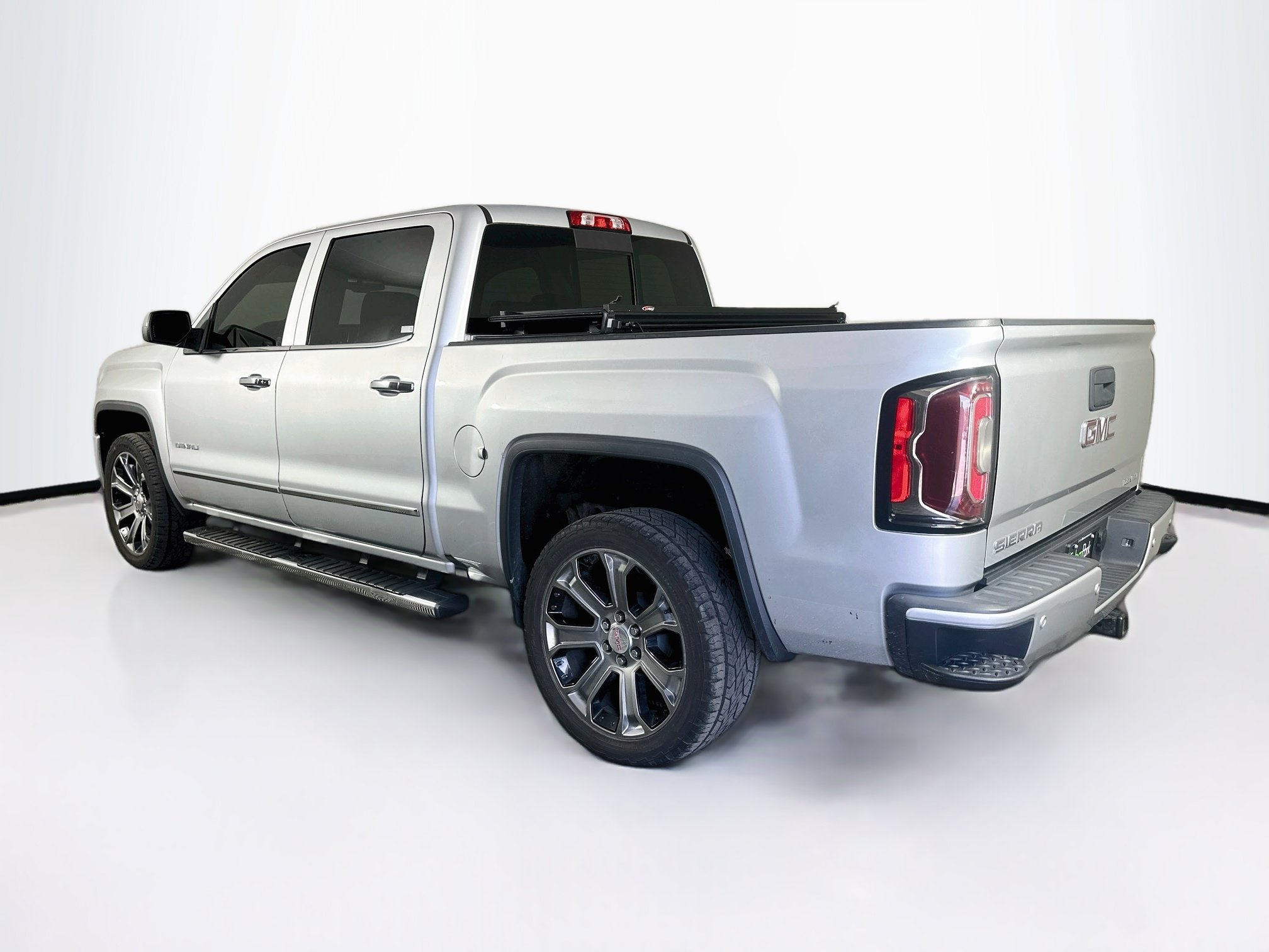 Used 2018 GMC Sierra 1500 Denali AWD/4WD image 5