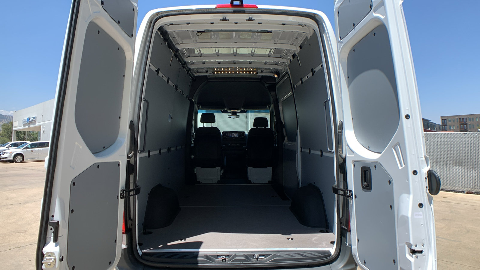 Used 2025 Mercedes-Benz Sprinter 2500 image 16