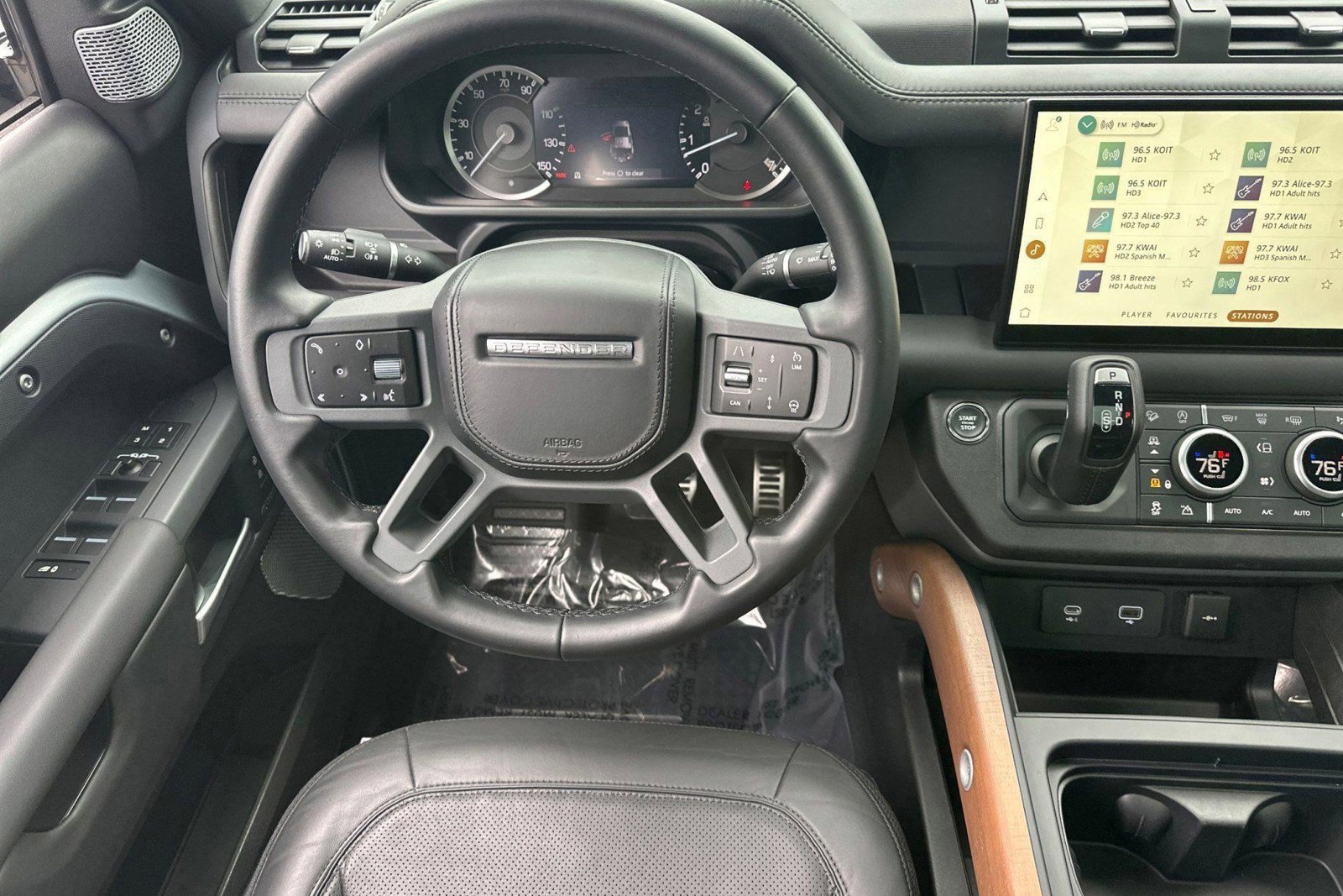 Used 2023 Land Rover Defender 130 X AWD/4WD image 30