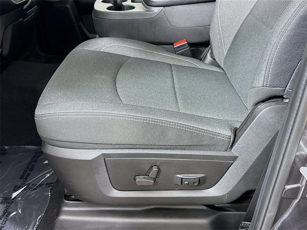 Used 2022 RAM 3500 Big Horn w/ Night Edition image 25